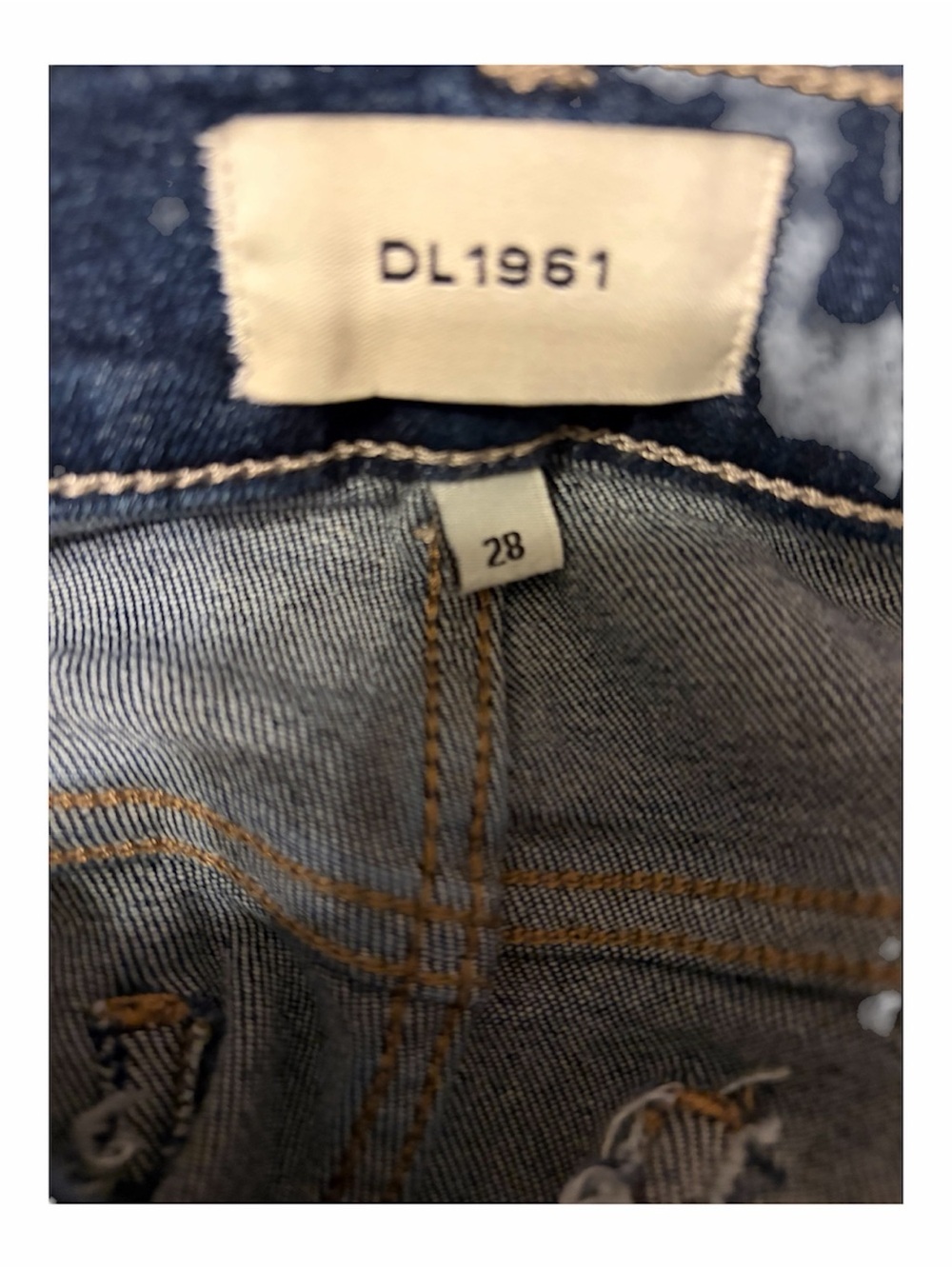 DL1961 Hepburn High-Rise Wide Leg Jeans in Mediterranean 28x32 EUC - Picture 9 of 9